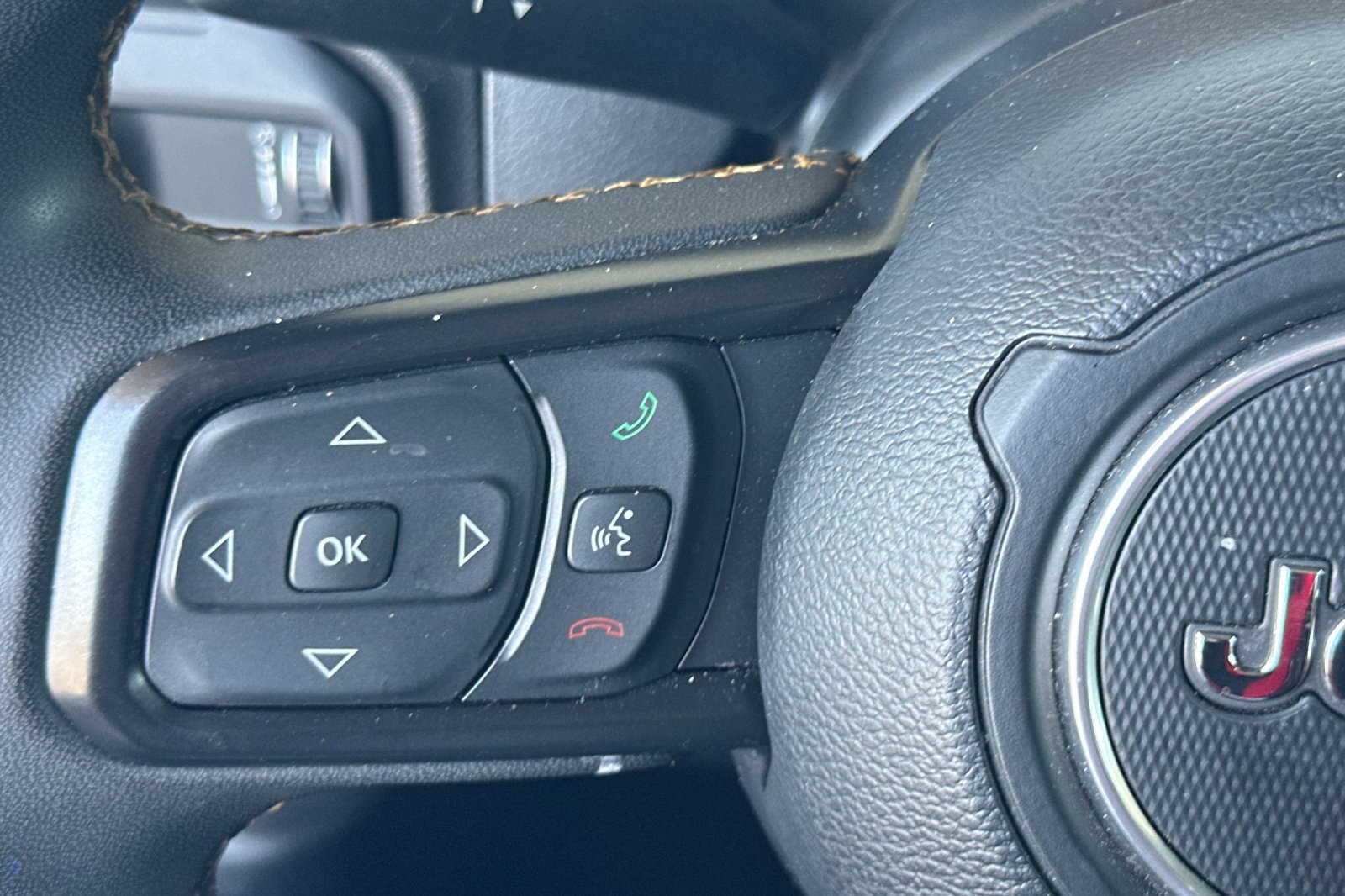 Used 2024 Jeep Wrangler Unlimited AWD/4WD image 33