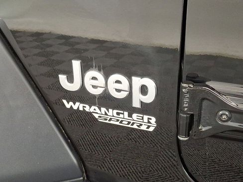 Used 2018 Jeep Wrangler Sport S image 24