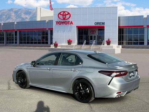 Used 2024 Toyota Camry XSE FWD image 5