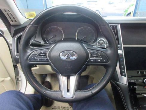 Used 2019 INFINITI Q50 Luxe w/ Essential Package (3.0T Luxe) AWD/4WD image 15