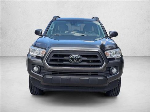 Used 2022 Toyota Tacoma SR5 AWD/4WD image 2