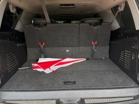 Used 2019 Chevrolet Suburban Premier RWD image 7