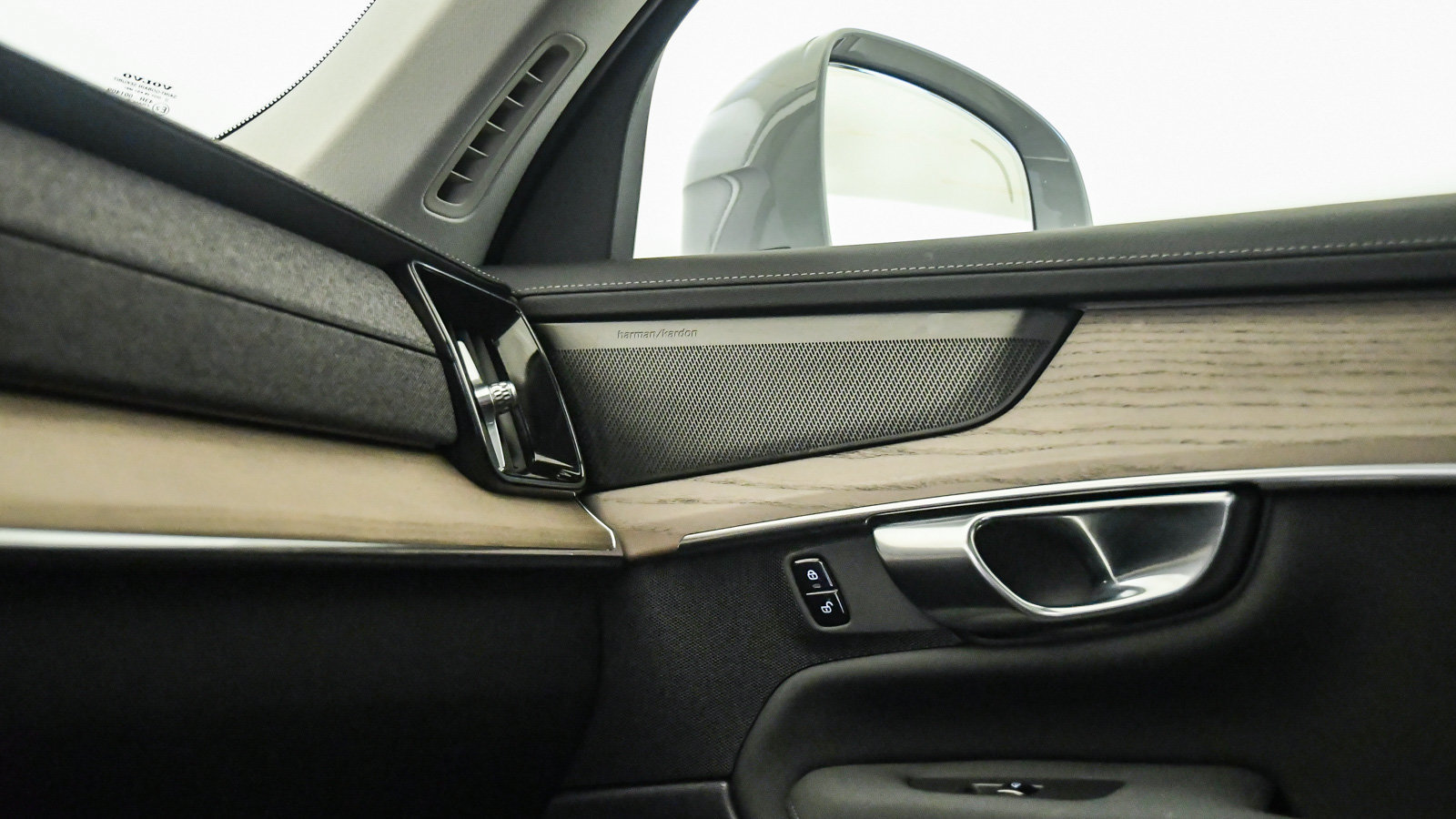 Certified 2026 Volvo XC90 B6 Plus AWD/4WD image 23