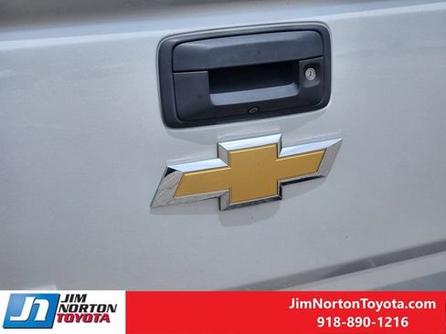 Used 2019 Chevrolet Colorado LT RWD image 12