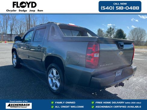Used 2011 Chevrolet Avalanche LT w/ Luxury Package image 5