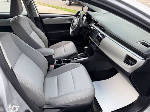 Used 2016 Toyota Corolla LE FWD image 18