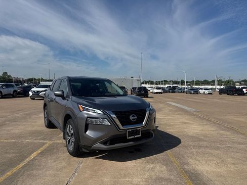 Certified 2023 Nissan Rogue SV FWD image 1