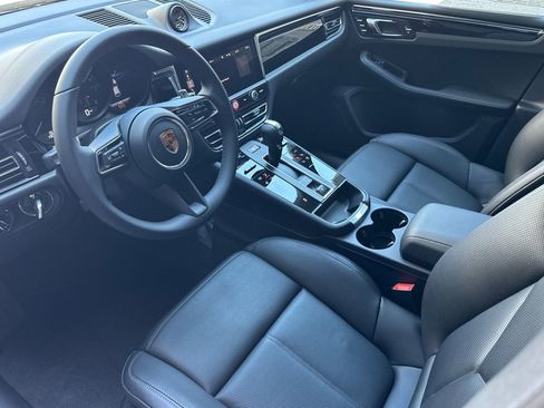 New 2026 Porsche Macan AWD/4WD image 4