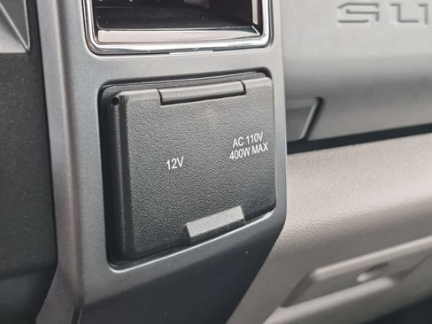 Used 2022 Ford F250 XLT w/ XLT Premium Package AWD/4WD image 30