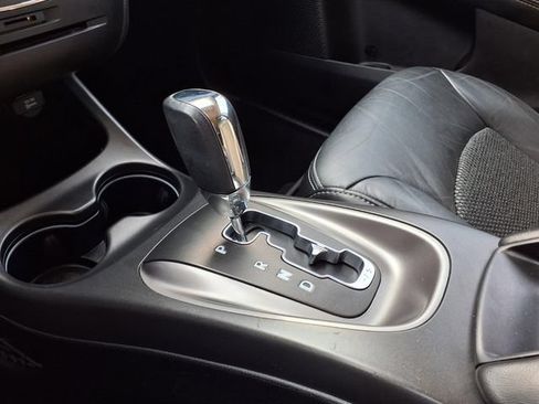 Used 2019 Dodge Journey Crossroad w/ Driver Convenience Group FWD image 15