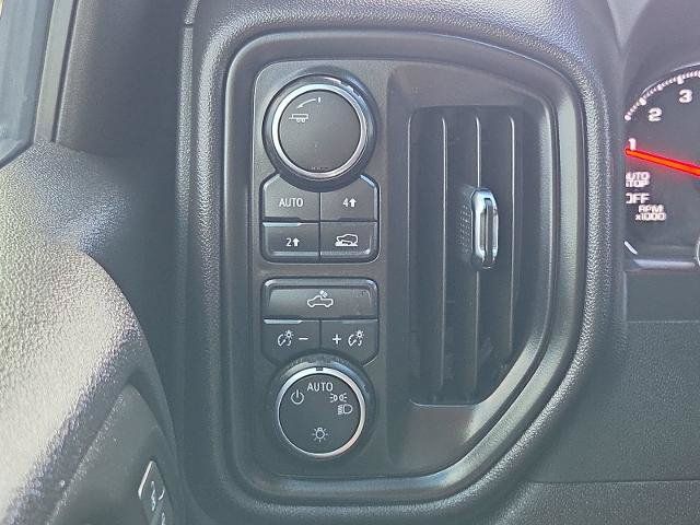 Certified 2025 Chevrolet Silverado 1500 Custom AWD/4WD image 17