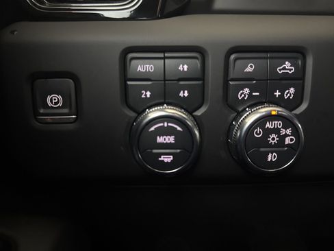 Used 2023 GMC Sierra 1500 AT4 w/ Technology Package image 26