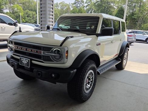 Used 2026 Ford Bronco Outer Banks w/ Sasquatch Package AWD/4WD image 3