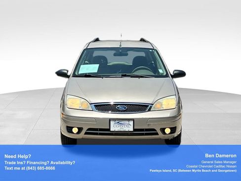 Used 2006 Ford Focus ZXW Wagon FWD image 2