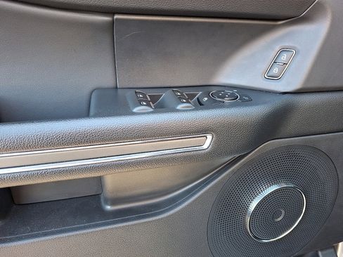 Used 2024 Ford Expedition Max XLT image 14