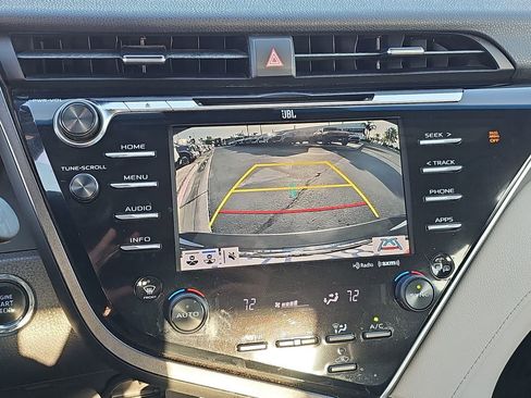 Used 2018 Toyota Camry XSE image 14