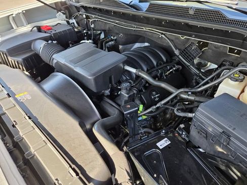 Used 2022 Chevrolet Silverado 2500 Custom w/ Custom Convenience Package AWD/4WD image 22