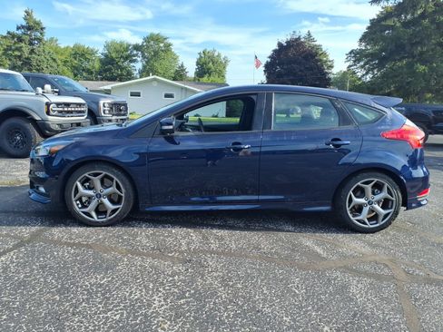 Used 2017 Ford Focus ST FWD image 7