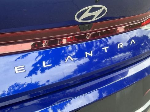 Used 2024 Hyundai Elantra SEL FWD image 11