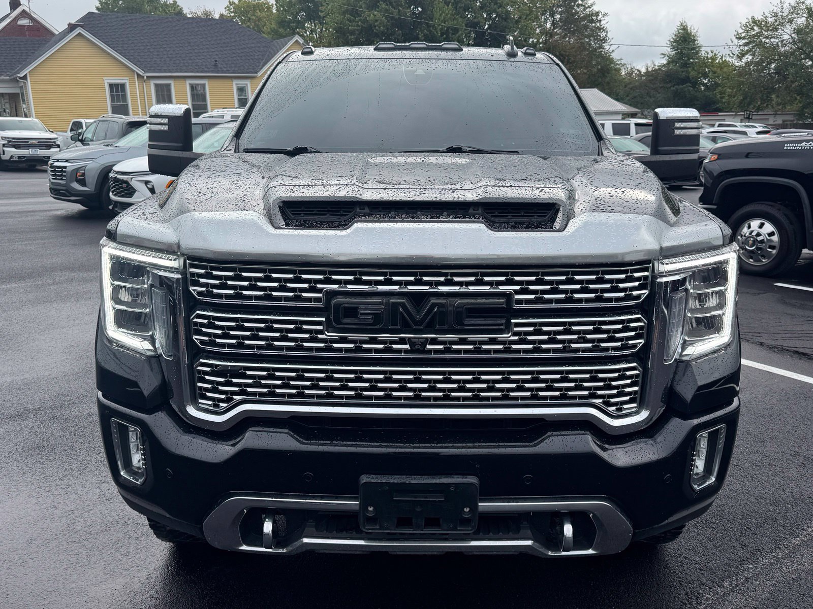 Used 2021 GMC Sierra 2500 Denali w/ Denali Black Diamond Edition AWD/4WD image 9