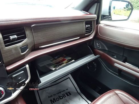 Used 2022 Ford Expedition Limited AWD/4WD image 30