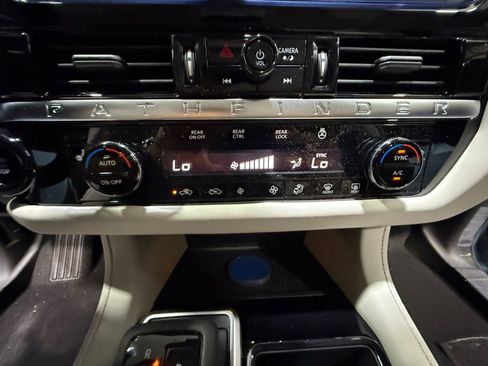 New 2026 Nissan Pathfinder SL image 12