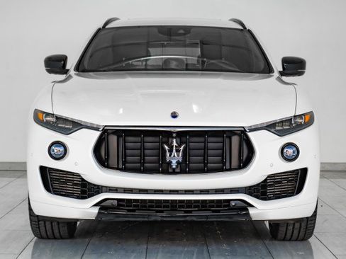 Used 2019 Maserati Levante image 3
