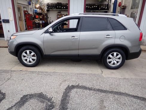 Used 2012 Kia Sorento LX w/ Convenience Pkg FWD image 15