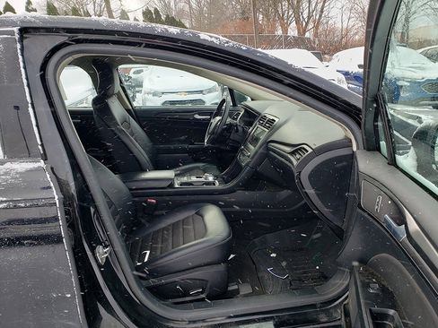 Certified 2018 Ford Fusion SE w/ Equipment Group 201A image 9