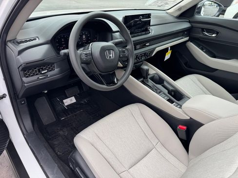 New 2025 Honda Accord SE image 11