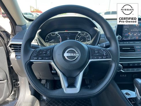 Certified 2025 Nissan Altima 2.5 SV FWD image 18