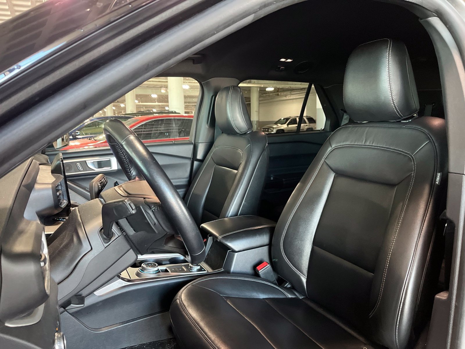 Used 2020 Ford Explorer XLT w/ Equipment Group 202A AWD/4WD image 15