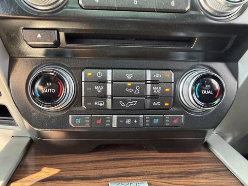 Used 2016 Ford F150 Lariat w/ Equipment Group 502A Luxury AWD/4WD image 31
