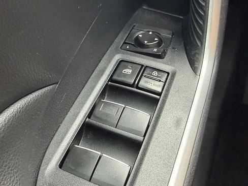 Used 2021 Toyota RAV4 XLE Premium FWD image 18