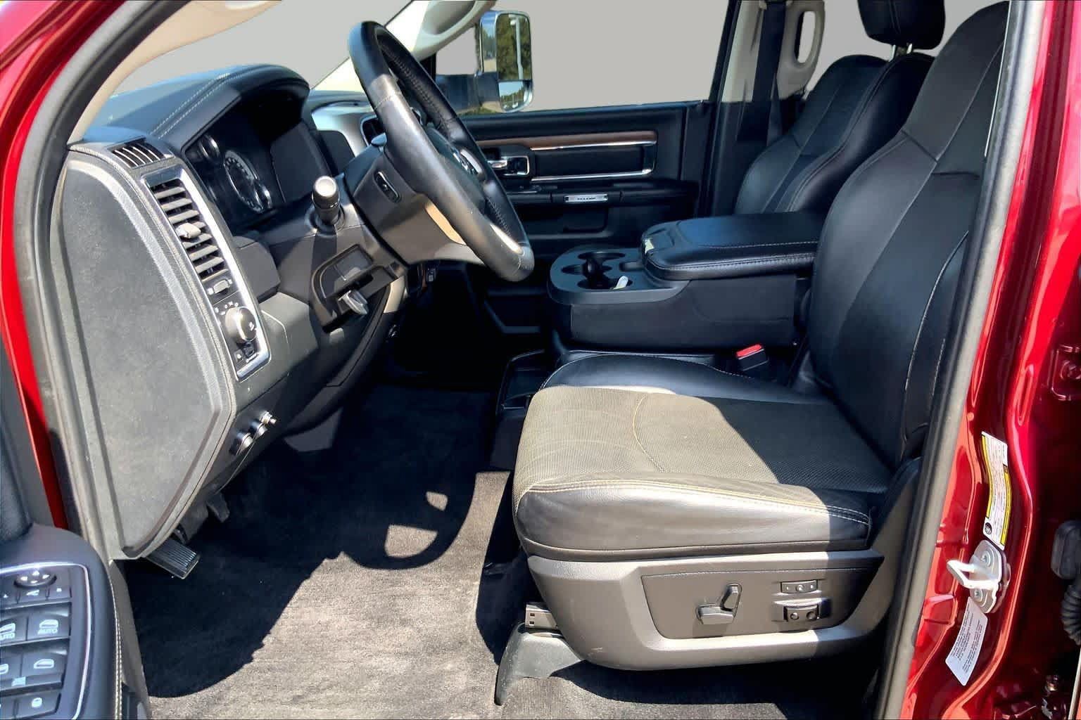 Used 2016 RAM 3500 Laramie w/ Cold Weather Group AWD/4WD image 8