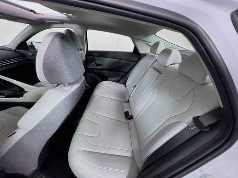 Certified 2023 Hyundai Elantra Limited FWD image 26