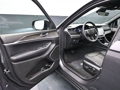 New 2026 Jeep Grand Cherokee Limited AWD/4WD image 12