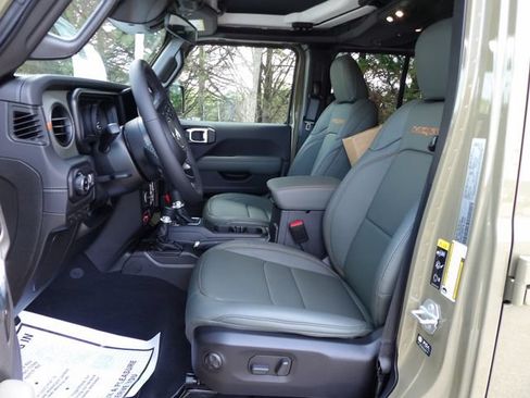 New 2026 Jeep Gladiator Mojave w/ Safety Group AWD/4WD image 14