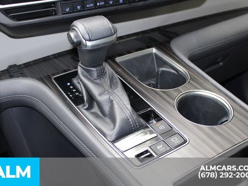 Used 2021 Toyota Sienna Limited FWD image 29