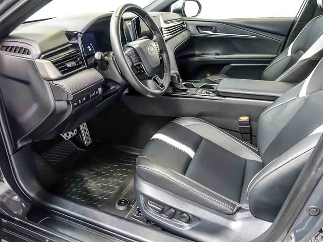 Used 2025 Toyota Camry SE FWD image 13