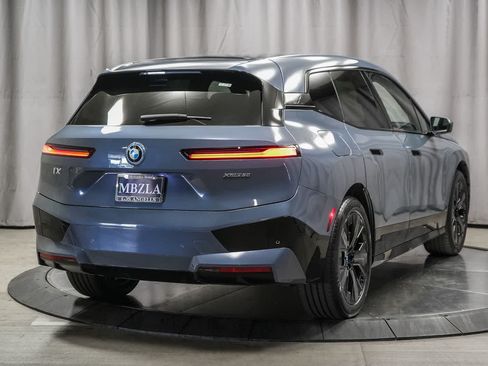 Used 2023 BMW iX xDrive50 w/ Sport Package AWD/4WD image 7