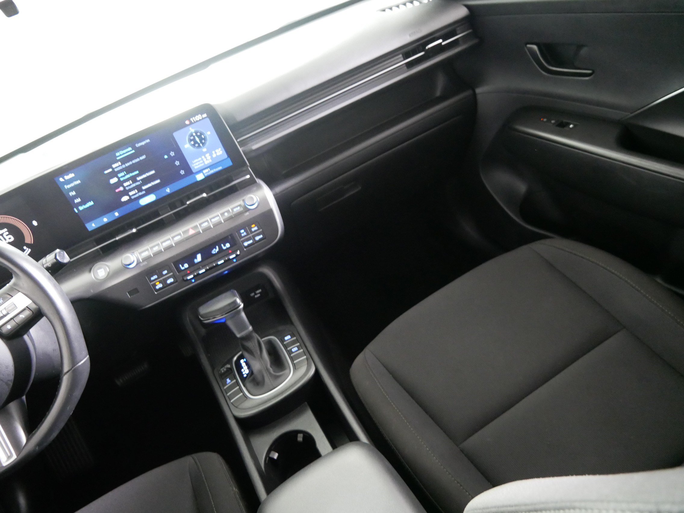 Certified 2025 Hyundai Kona SEL AWD/4WD image 11
