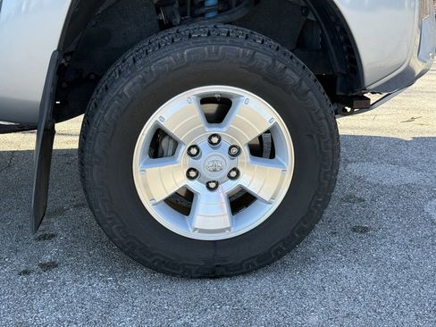 Used 2015 Toyota Tacoma PreRunner image 38