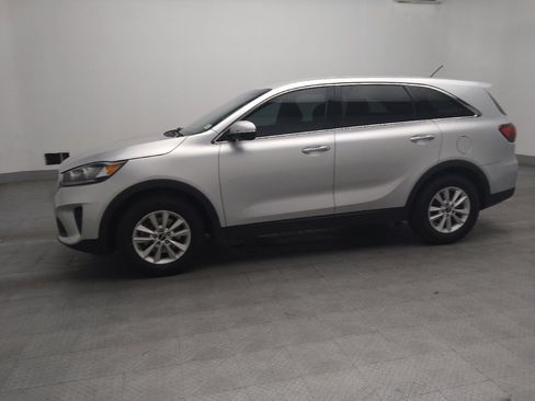 Used 2019 Kia Sorento FWD V6 image 2