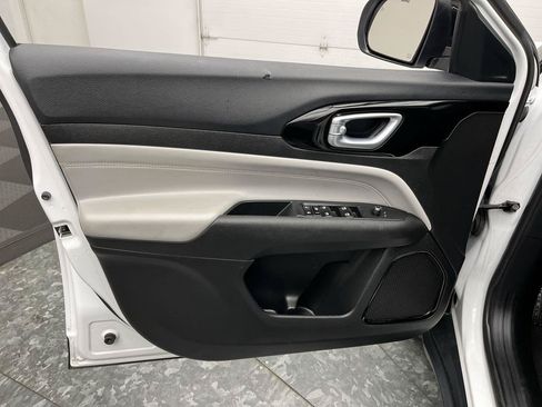 Used 2023 Jeep Compass Limited AWD/4WD image 6