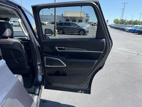 Used 2024 Kia Telluride SX Prestige AWD/4WD image 16
