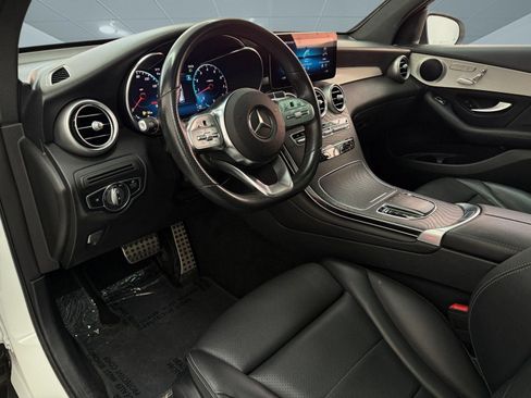 Used 2022 Mercedes-Benz GLC 300 image 4