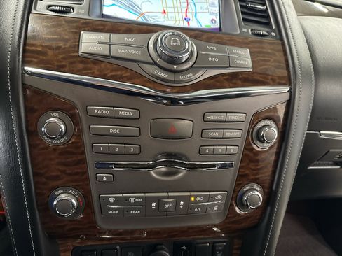 Used 2020 Nissan Armada SL image 21