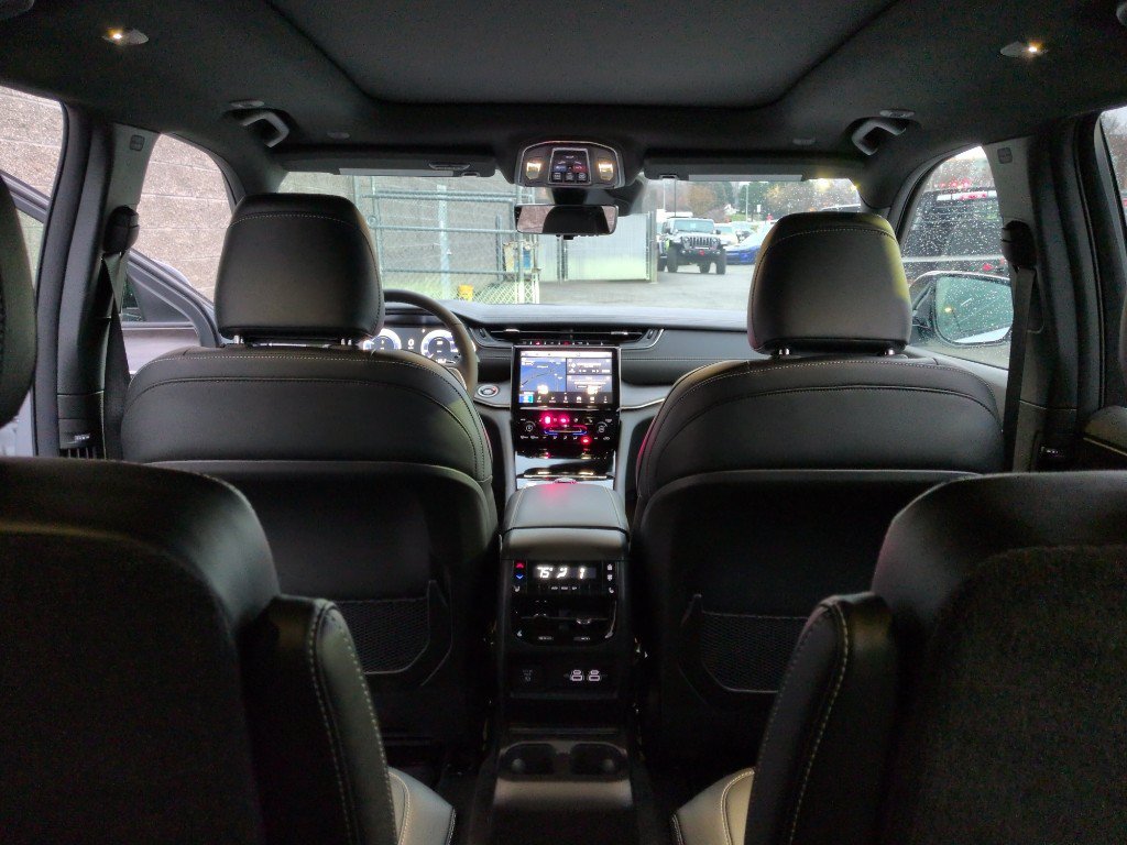 New 2025 Jeep Grand Cherokee L Limited w/ Luxury Tech Group II AWD/4WD image 22