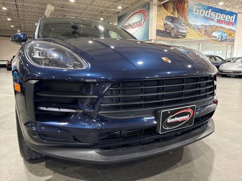 Used 2021 Porsche Macan w/ Premium Package image 27